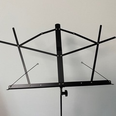 【新品未使用】折りたたみ式譜面台（収納袋付き）