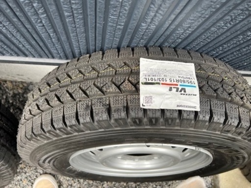スタッドレス　未使用品　ブリジストン　VL1