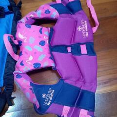 子供用ライフジャケットの画像