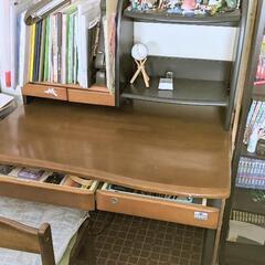 木製イス付・学習机２つの画像