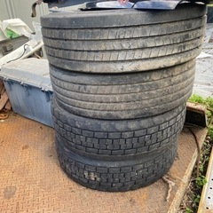 大型用タイヤ7本、265/70R19.5 