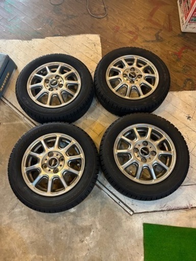 すぐ来れる人にお譲りします。13インチ　アルミ付きスタッドレス　バリ溝