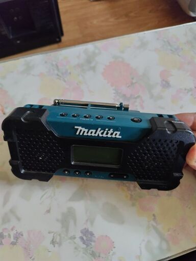 商談中　makita　10.8v充電式ラジオ　本体のみ　MR051　2012年製