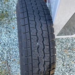 スタッドレスタイヤ　145R12  軽バンの画像