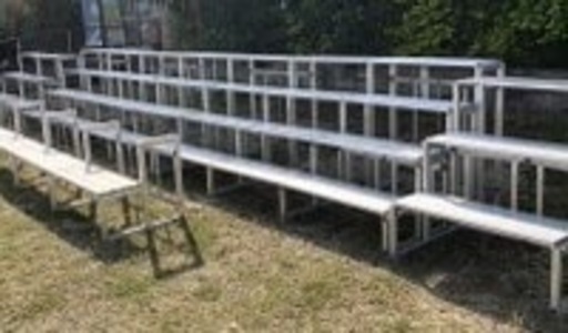 ひな壇　集合写真に　お値下げしました！