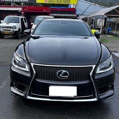 平成27年式　レクサス　LS（黒）
