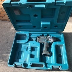 マキタ2セットmakita 丸ノコ、インパクトレンチ箱付きバッテリー無しの画像