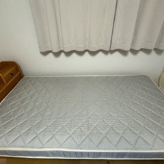 【無料】宮付き　引き出し付き　シングルベットとマットレス❗️取り...