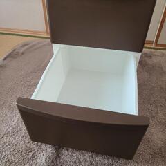 プラスチック製３段チェストの画像