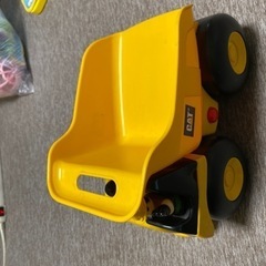 ダンプカー　電池で動きます⭐️（お話中）