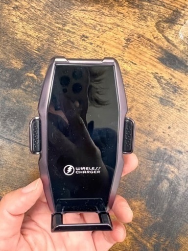 車載ホルダー 充電 自動開閉 15w 急速充電　新品