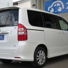 【車内広々！！】大きな車でもバックカメラがついているので安心です！の画像