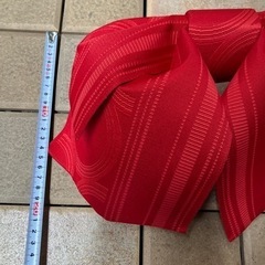 赤い帯の画像