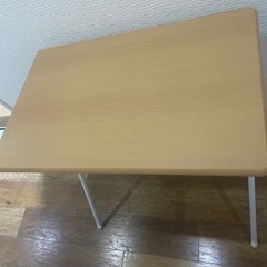 ニトリの折りたたみテーブル