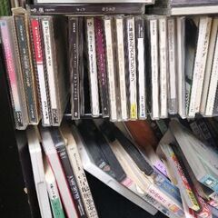 大量のCD、DVD