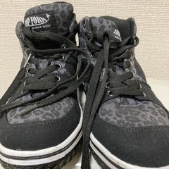 24cm ワークシューズ　バイクシューズ　つま先が硬いので安心