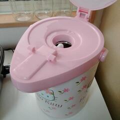 キティちゃんのポットの画像