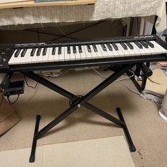 MIDI キーボード