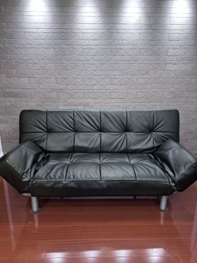 黒色のカッコいいソファベット美品