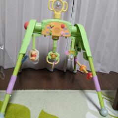 赤ちゃんが夢中になる！プーメリー プーさん ジムに変身ベビージム...