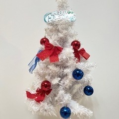 クリスマスツリー　ホワイトツリー　オーナメント付きの画像