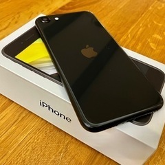 中古美品：iPhone SE(第二世代)：64GB：ブラックの画像