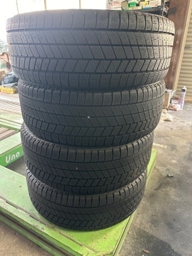 スタッドレスタイヤセット205/50R17美品