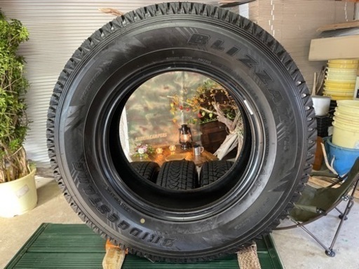 BLIZZAK-DM-Z3?215/80R16 2021年製バリ山美品。BLIZZAK-DM-Z3   