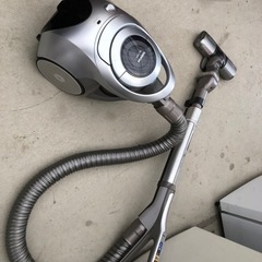 2010年製 TOSHIBA 掃除機 VC-CG21Sの画像