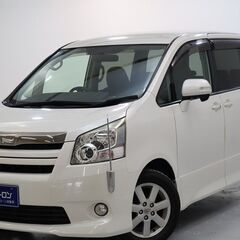 【3列シート！！】バックカメラ付きで大きな車体でも駐車楽々です！