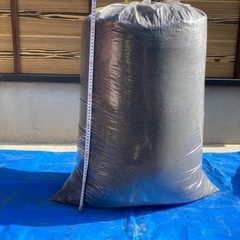 (格安　もみがらくん炭)くん炭を作りたいけど臭いや大量の煙がご近所の迷惑になると思っておられる方　量販店で高いなと思われた方　くん炭を大量に使いたいと思われた方　産直や道の駅で探しても無かった方の画像