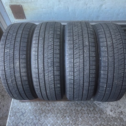 極上タイヤ　BRIDGESTONE ブリヂストン　ブリジストン　VRX2 205/60R16 スタッドレス　タイヤ　2017年製　16インチ