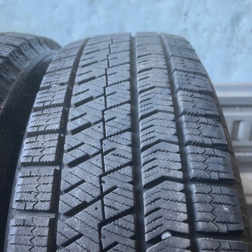 バリ山　BRIDGESTONE ブリヂストン　ブリジストン　VRX2 175/65R15 スタッドレス　タイヤ　2022年製　15イン