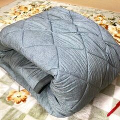 ★未使用!!こたつ敷布団・200×200㎝・キルティング生地で暖か★