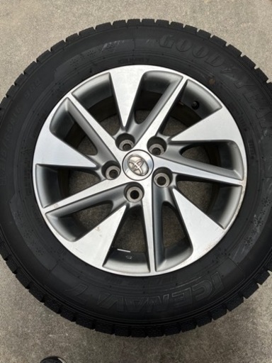 215/65R16 スタッドレス 2022年 20系ヴェルファイアなど