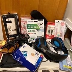 ジャンク家電セットスマホケース、ゲーム用ヘッドホン他