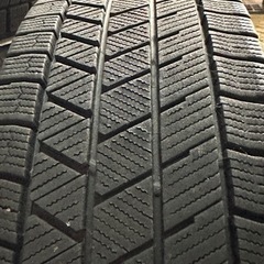 バリ山！スタッドレスタイヤ セット ブリザックVRX3 175/70R14 21年製造