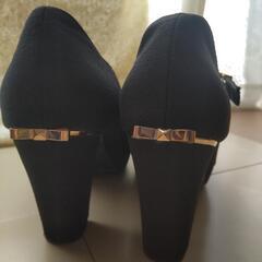 ⬇お値下げ 黒ベルトハイヒール（リボン付き）の画像