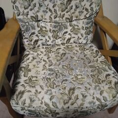 値下げしました☆カリモク　ひじ掛椅子二脚セット　10000円　の画像