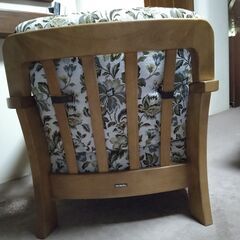 値下げしました☆カリモク　ひじ掛椅子二脚セット　10000円　の画像