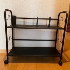 値下げしました！キャスター付き本棚・・中古の画像