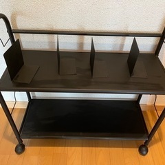 値下げしました！キャスター付き本棚・・中古の画像