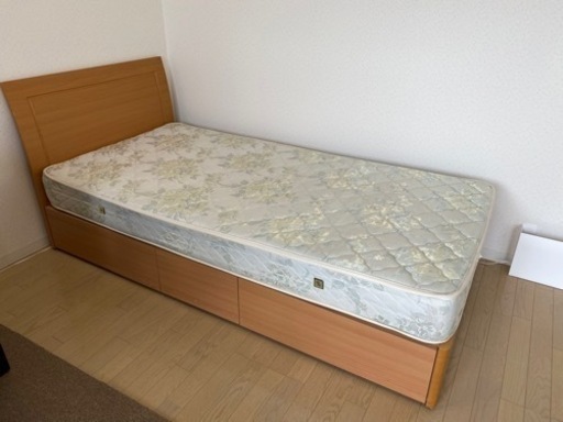シングルベッド