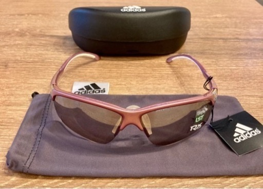 定価19.800円　adidas サングラス　スポーツサングラス