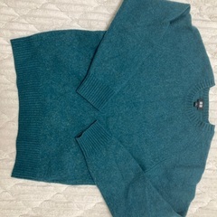 ユニクロ　プレミアムラムクルーネックセーター　グリーン　Lの画像
