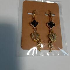 四つ葉クローバー&ハートloveマスクチャーム　アクセサリー　2...