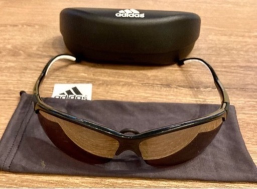 定価18.900円　adidas サングラス　スポーツサングラス