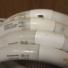 中古蛍光管8本の画像