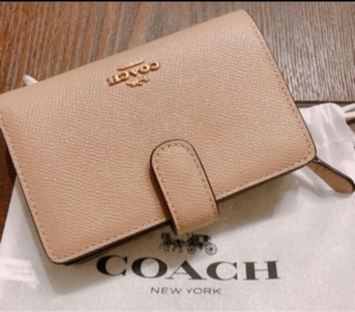新品　coachの二つ折り財布