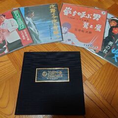 聴けるか不明なレコードプレーヤーとレコードお譲りしますの画像